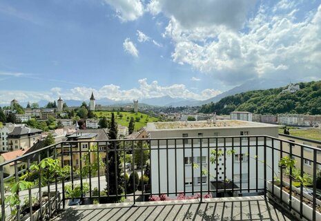 Wohnen im Bramberg mit Blick auf Museggmauer und Alpen
