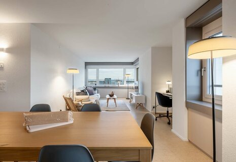 Moderne 2.5 Zimmerwohnung mit Panoramasicht - Erstbezug