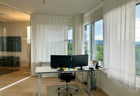 Büroarbeitsplatz unkompliziert – Plug & Work